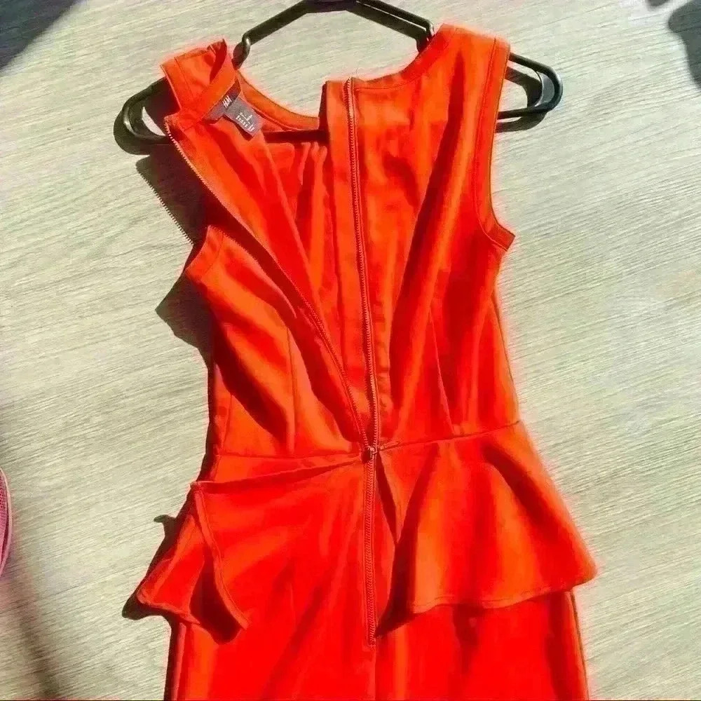 H&M  ORANGE DRESS Y2K GOLD ZIPPER SIZE 2